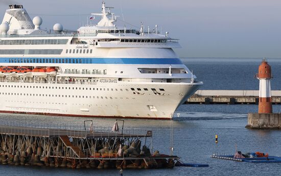 Прибытие круизного лайнера Astoria Grande в Сочи