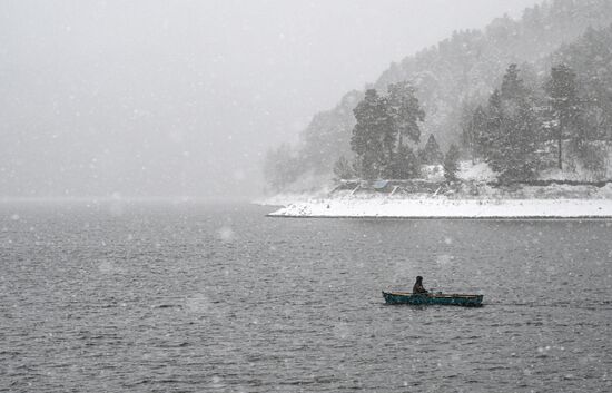 Последствия снегопада в регионах России