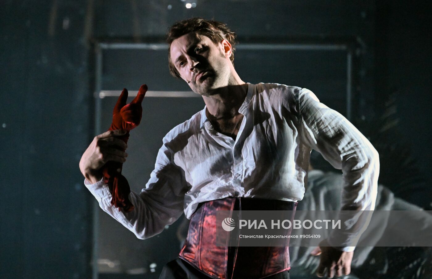 Спектакль "Каренина" в РАМТЕ