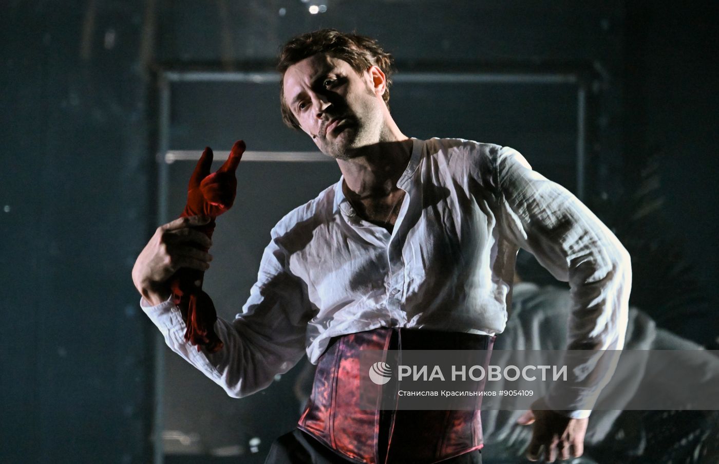Спектакль "Каренина" в РАМТЕ