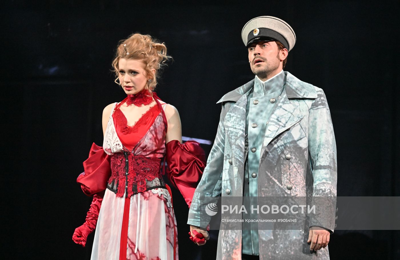 Спектакль "Каренина" в РАМТЕ