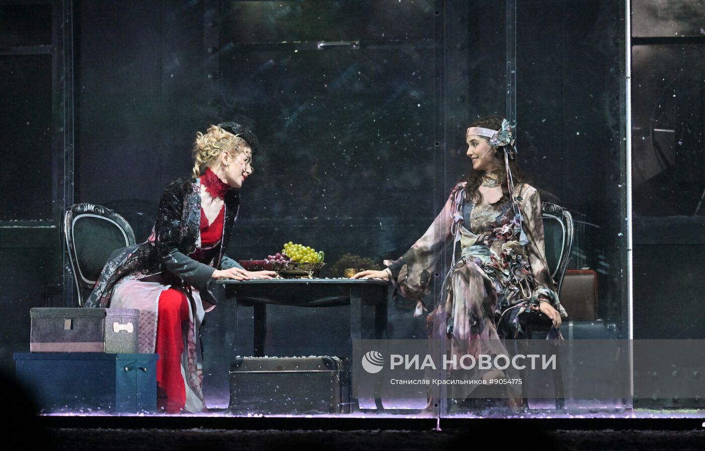 Спектакль "Каренина" в РАМТЕ