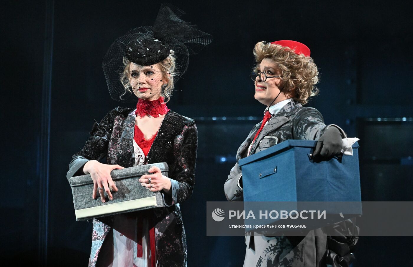 Спектакль "Каренина" в РАМТЕ