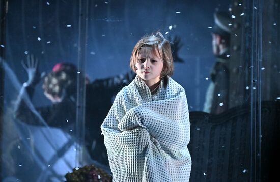 Спектакль "Каренина" в РАМТЕ