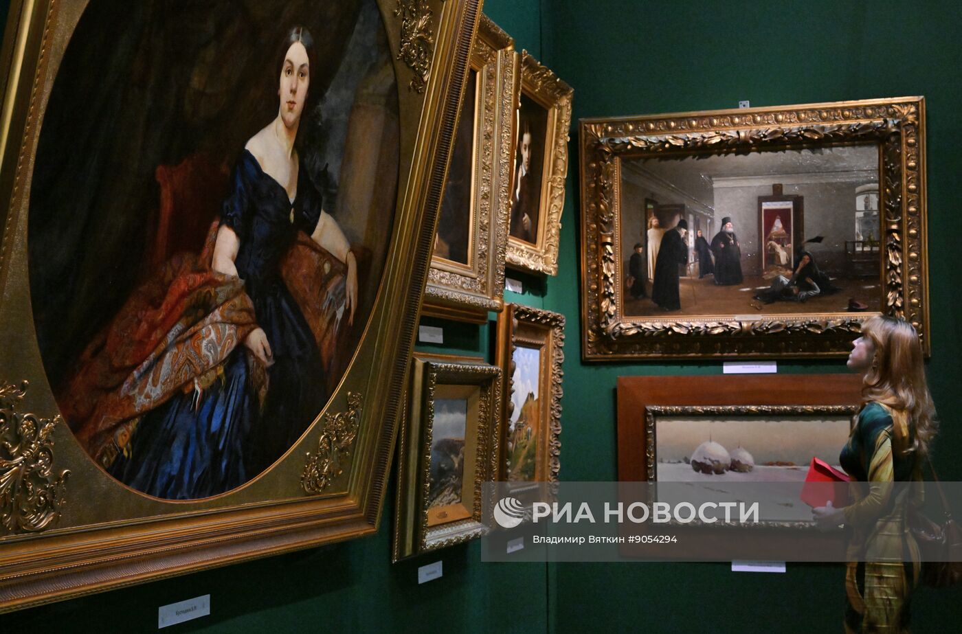 Ярмарка "Российский Антикварный Салон & Lifestyle Искусство интерьера" в Москве