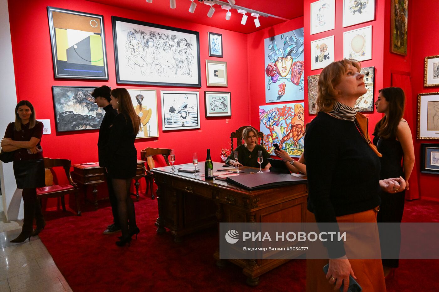 Ярмарка "Российский Антикварный Салон & Lifestyle Искусство интерьера" в Москве