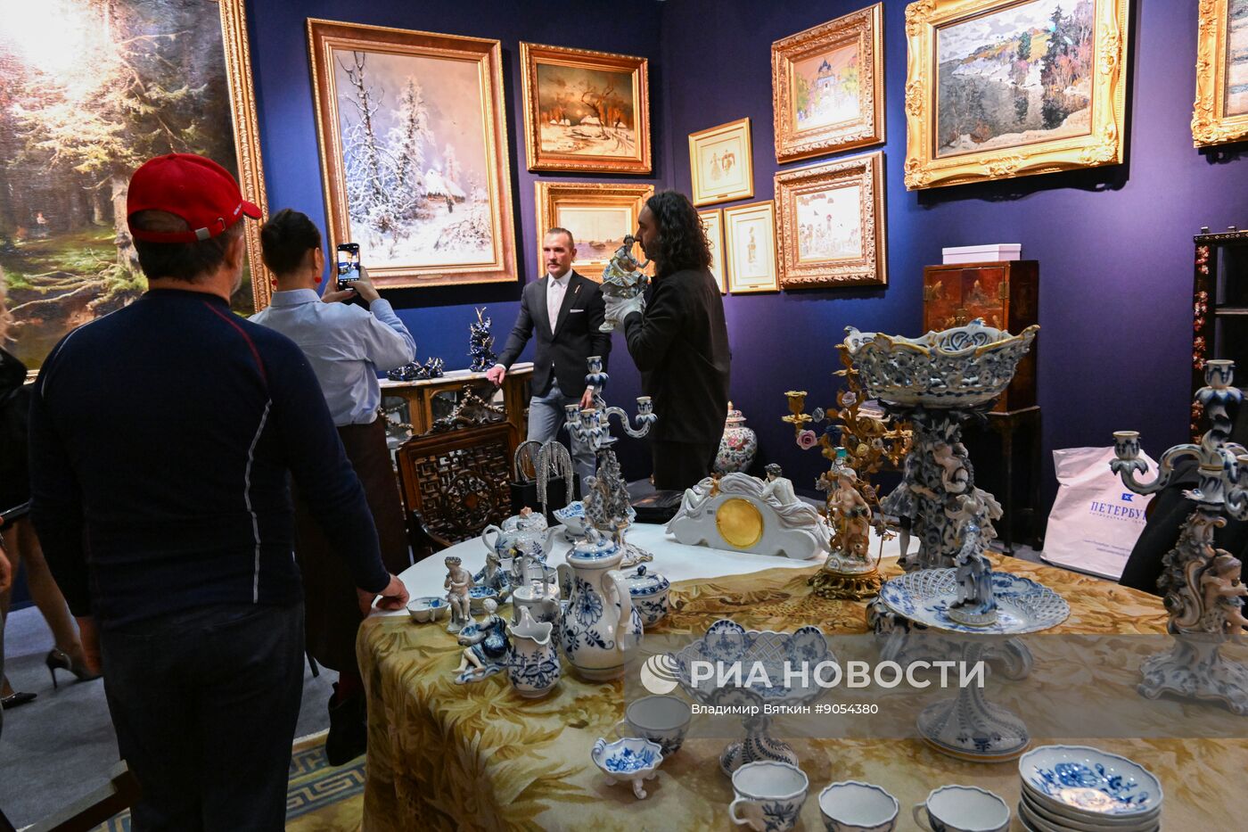 Ярмарка "Российский Антикварный Салон & Lifestyle Искусство интерьера" в Москве