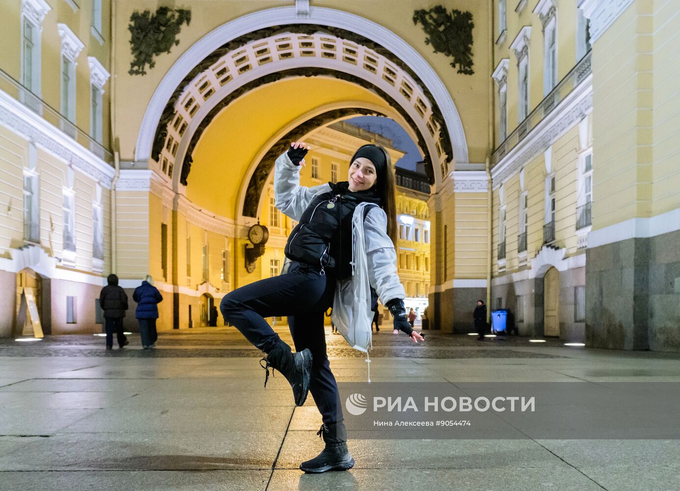 Фитнес-блогер дошла пешком из Москвы в Санкт-Петербург