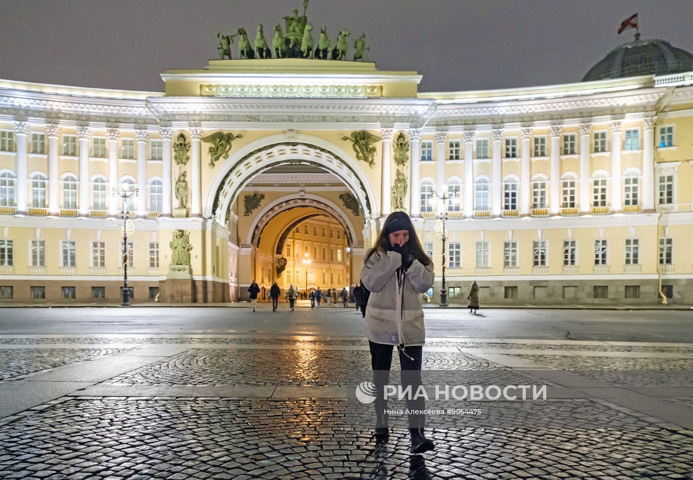 Фитнес-блогер дошла пешком из Москвы в Санкт-Петербург