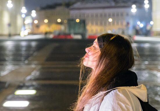 Фитнес-блогер дошла пешком из Москвы в Санкт-Петербург