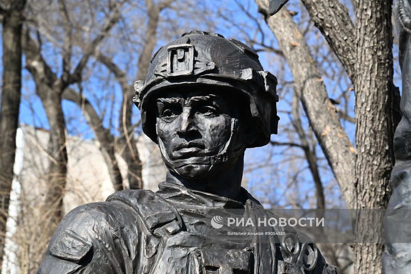 Открытие памятника морским пехотинцам во Владивостоке