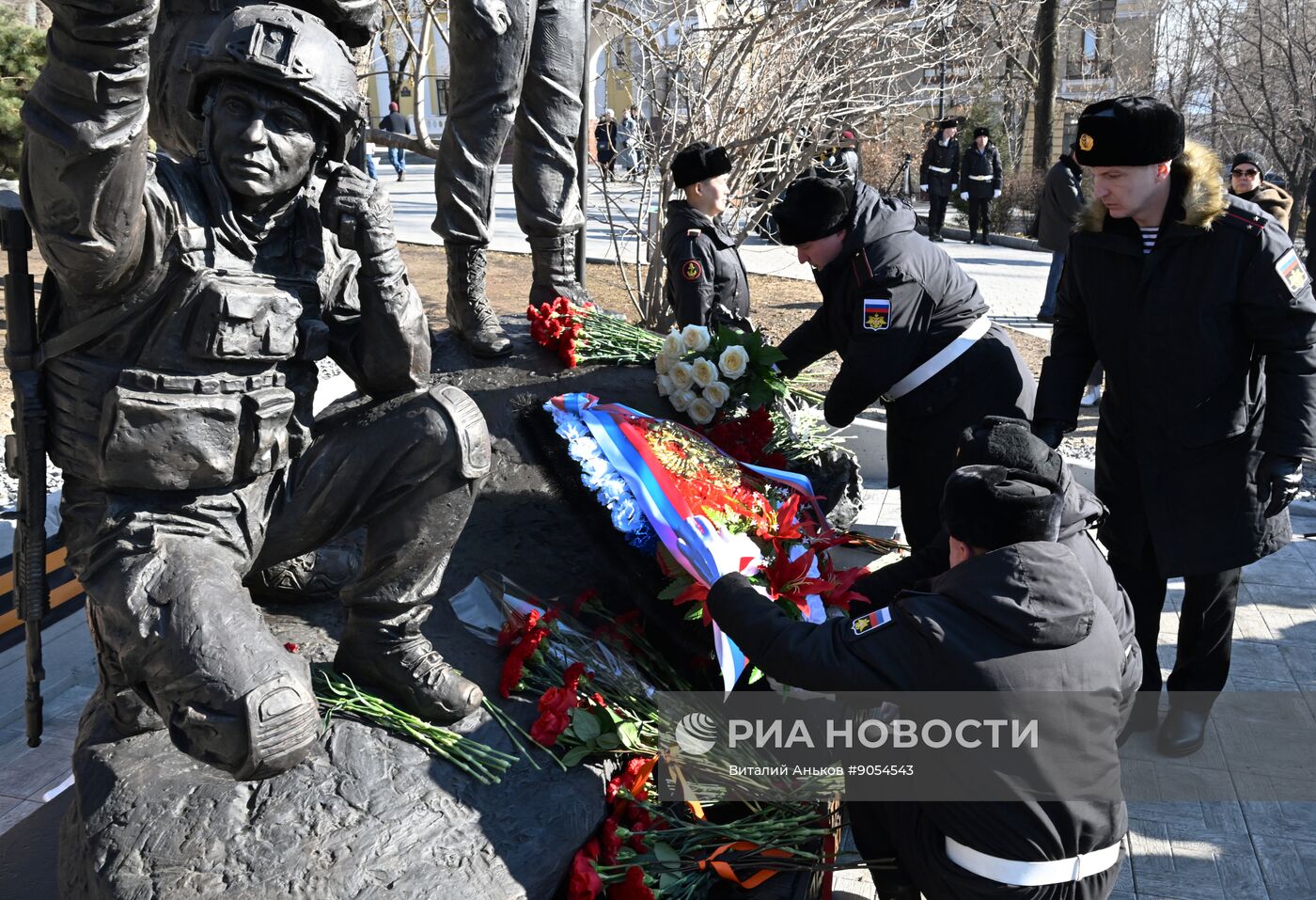 Открытие памятника морским пехотинцам во Владивостоке