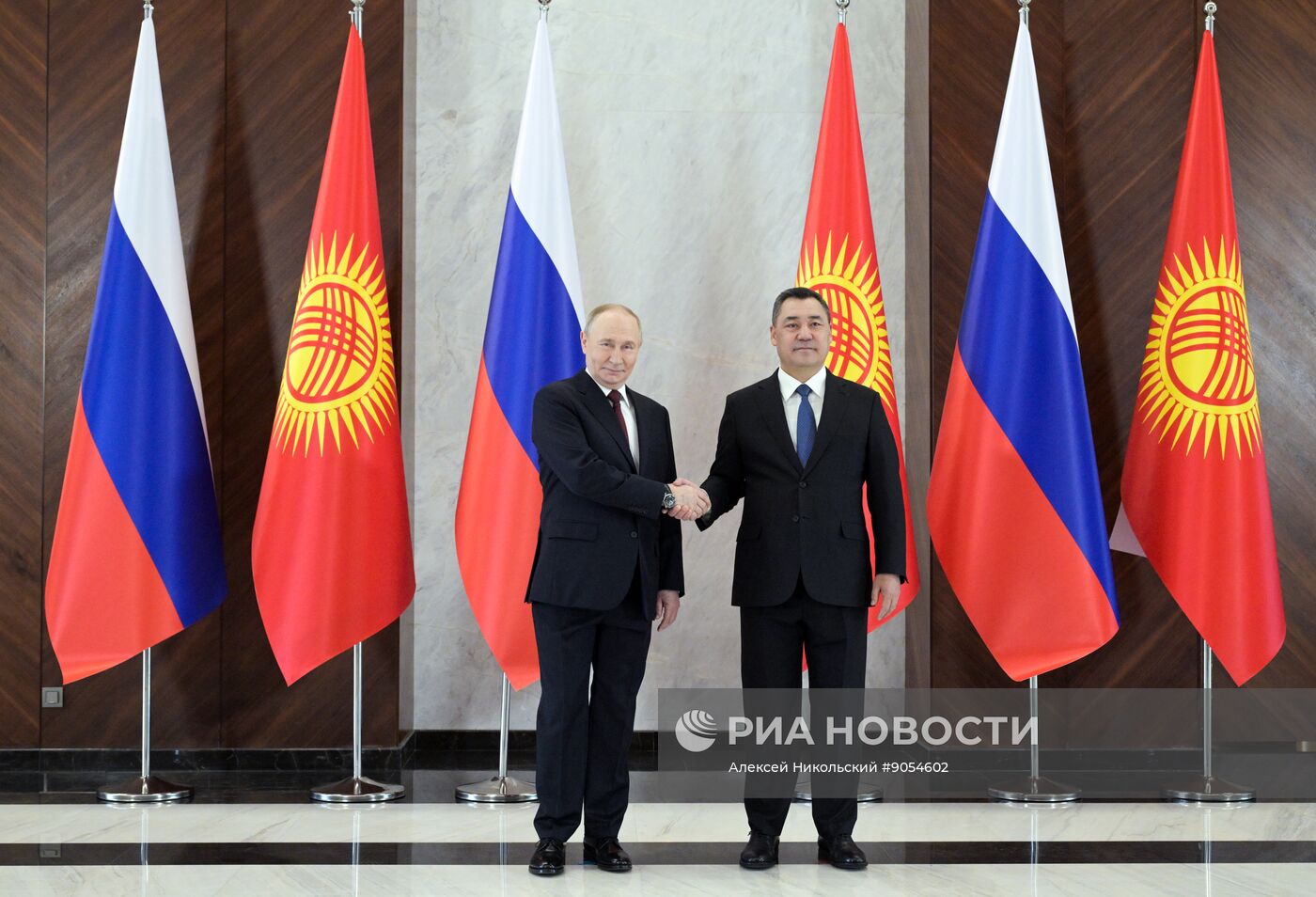 Государственный визит президента Владимира Путина в Киргизию. День второй