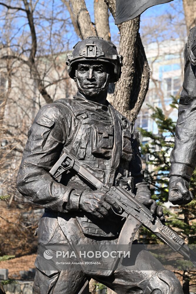 Открытие памятника морским пехотинцам во Владивостоке