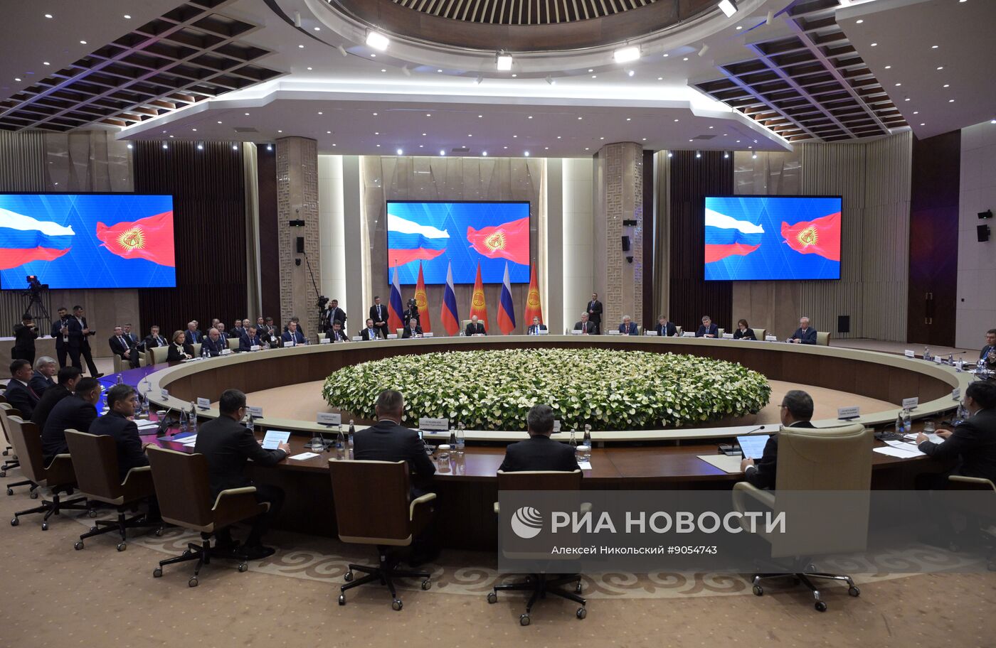 Государственный визит президента Владимира Путина в Киргизию. День второй