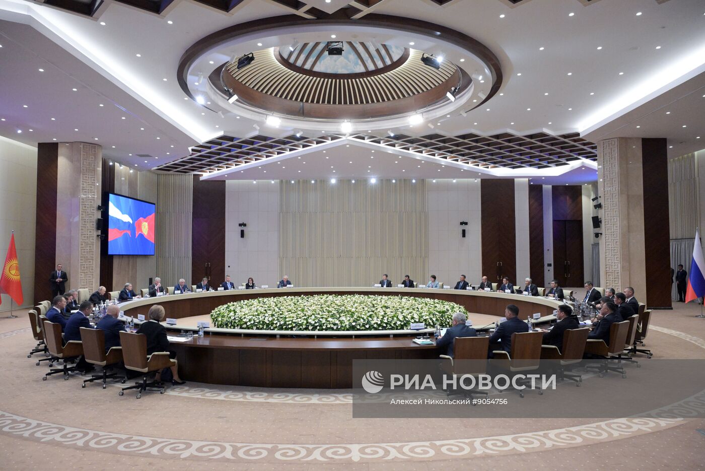 Государственный визит президента Владимира Путина в Киргизию. День второй