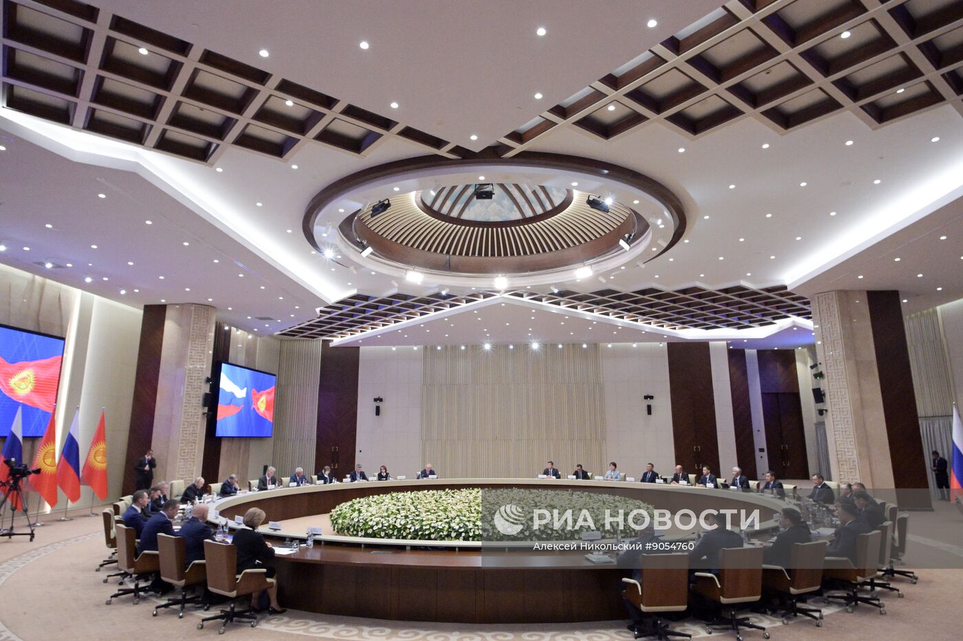 Государственный визит президента Владимира Путина в Киргизию. День второй