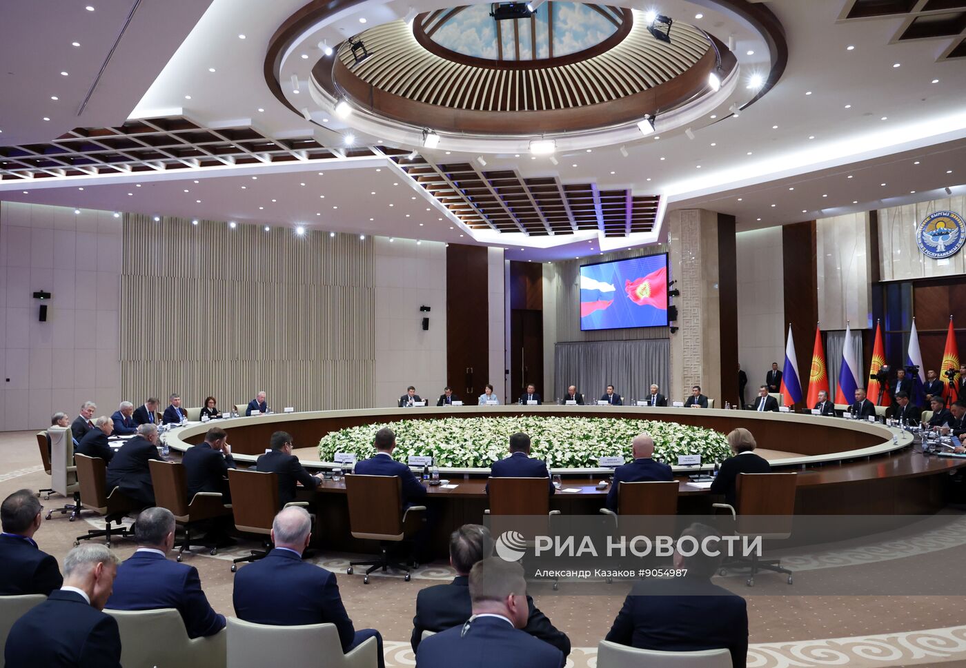 Государственный визит президента Владимира Путина в Киргизию. День второй