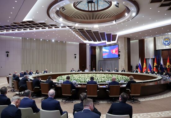 Государственный визит президента Владимира Путина в Киргизию. День второй