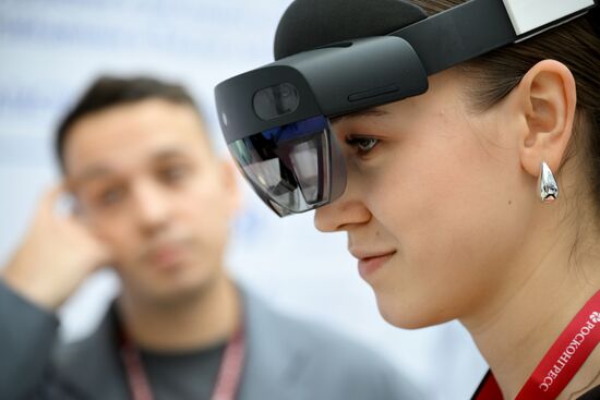 КМУ-2025. Работа конгресса
Стенд "Наша лаба"
При использовании фото обязательно указание имени автора и источника Место: Россия, Федеральная территория "Сириус". Автор: Владимир Астапкович. КМУ-2025. Работа конгресса