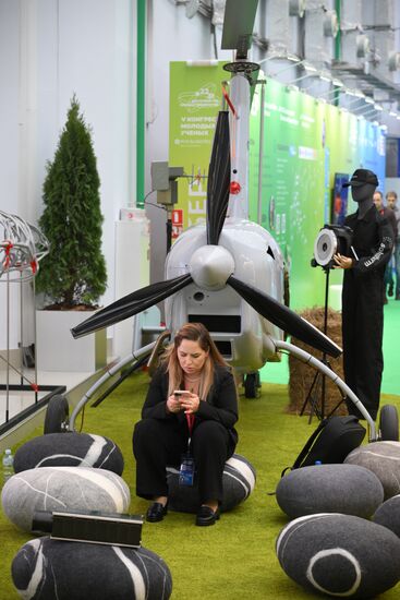 КМУ-2025. Работа конгресса
При использовании фото обязательно указание имени автора и источника Место: Россия, Федеральная территория "Сириус". Автор: Владимир Астапкович. КМУ-2025. Работа конгресса