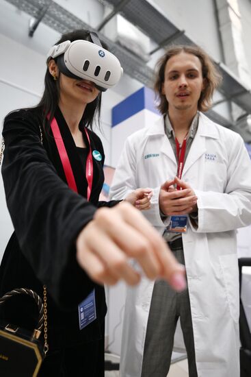 КМУ-2025. Работа конгресса
При использовании фото обязательно указание имени автора и источника Место: Россия, Федеральная территория "Сириус". Автор: Владимир Астапкович. КМУ-2025. Работа конгресса