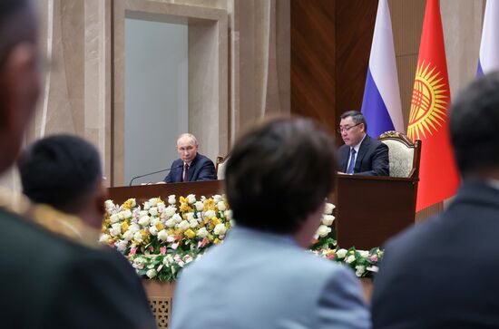 Государственный визит президента Владимира Путина в Киргизию. День второй