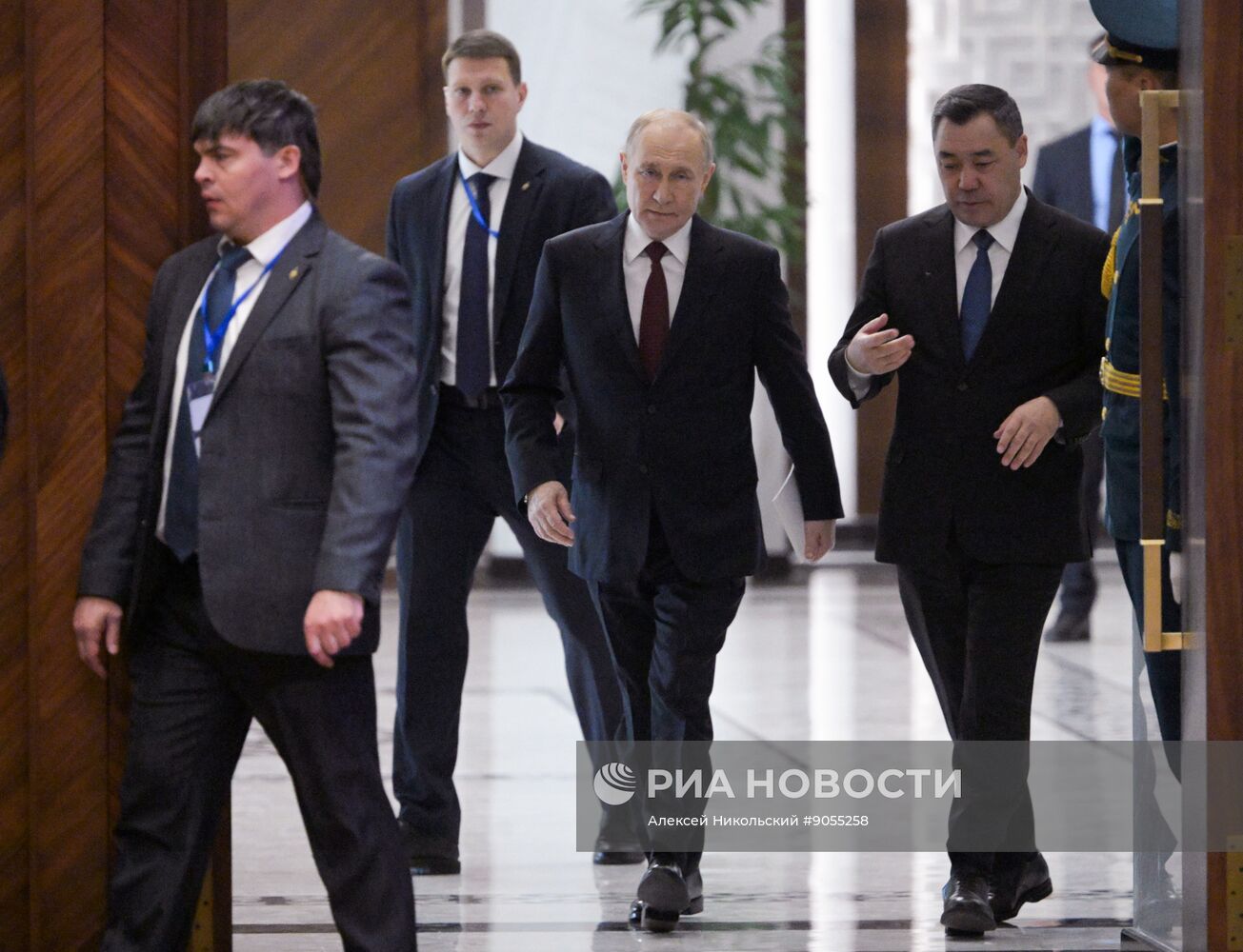 Государственный визит президента Владимира Путина в Киргизию. День второй