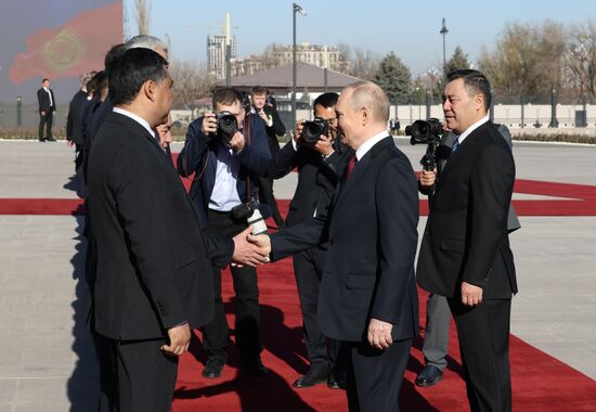 Государственный визит президента Владимира Путина в Киргизию. День второй