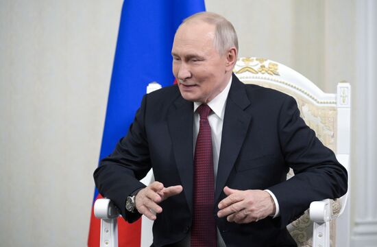 Государственный визит президента Владимира Путина в Киргизию. День второй