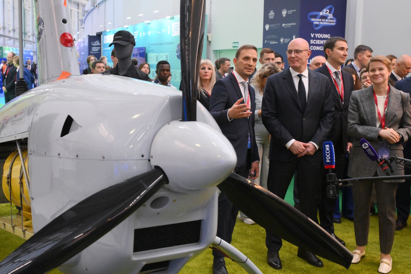 КМУ-2025. Осмотр выставки научных достижений