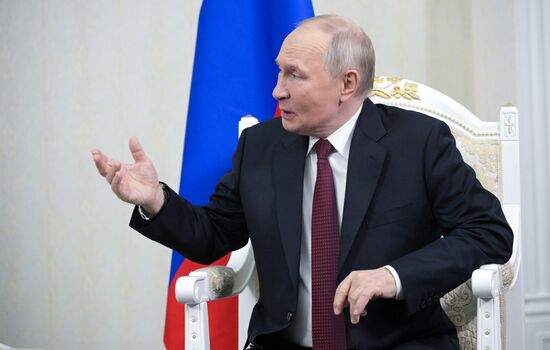 Государственный визит президента Владимира Путина в Киргизию. День второй