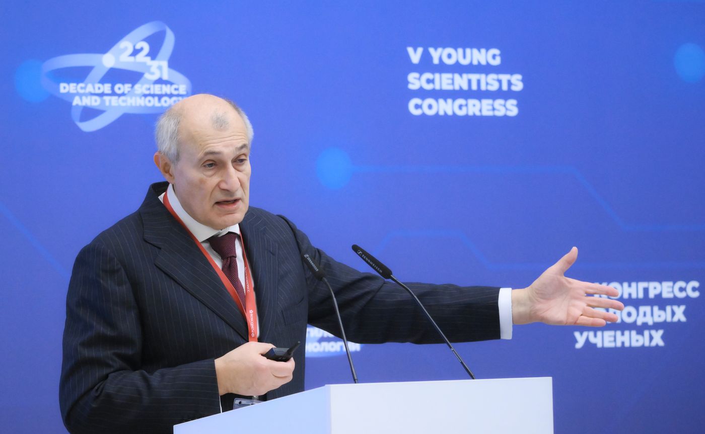 КМУ-2025. Лекция. Технологии искусственного интеллекта, машинного обучения и скрининга для получения оптимальных иммунологических препаратов и биокатализаторов