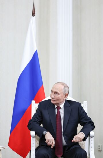 Государственный визит президента Владимира Путина в Киргизию. День второй