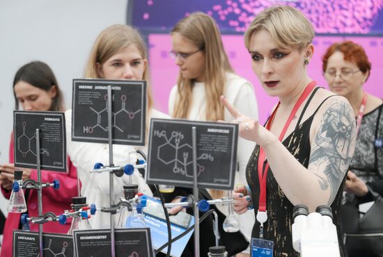 КМУ-2025. Работа конгресса
При использовании фото обязательно указание имени автора и источника Место: Россия, Федеральная территория "Сириус". Автор: Кристина Кормилицына. КМУ-2025. Работа конгресса