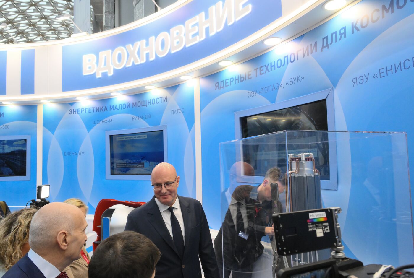 КМУ-2025. Осмотр выставки научных достижений