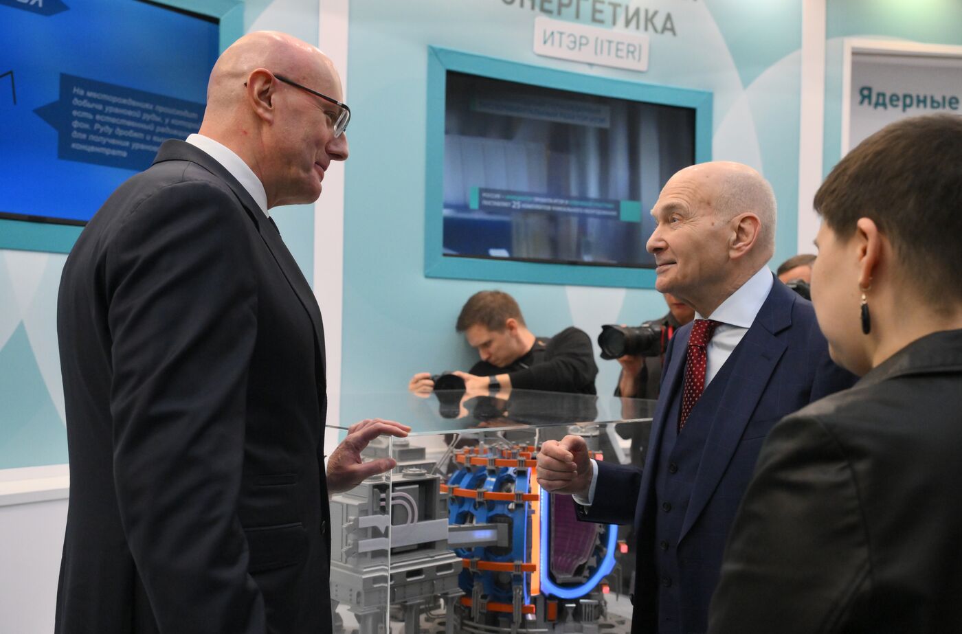 КМУ-2025. Осмотр выставки научных достижений