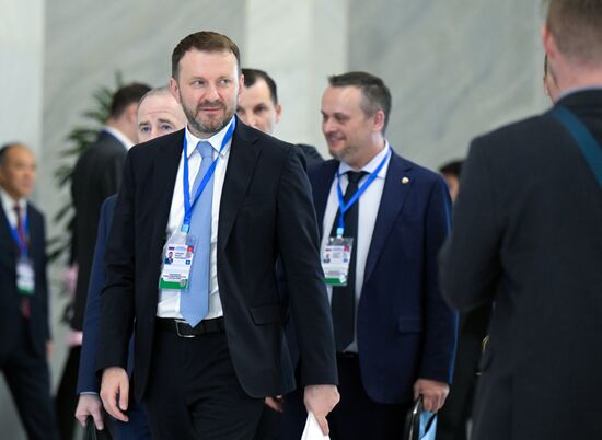 Государственный визит президента Владимира Путина в Киргизию. День второй