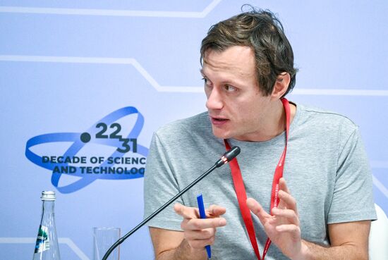 КМУ-2025. Золотые мозги: как привлечь в науку молодежь и сделать так, чтобы она там осталась