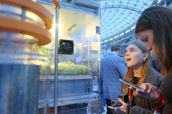 КМУ-2025. Работа конгресса
При использовании фото обязательно указание имени автора и источника Место: Россия, Федеральная территория "Сириус". Автор: Кристина Кормилицына. КМУ-2025. Работа конгресса