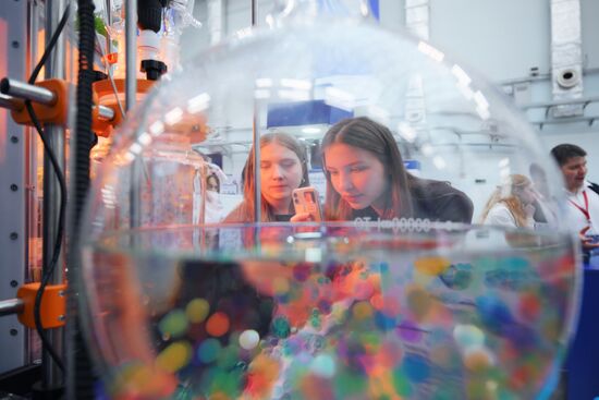 КМУ-2025. Работа конгресса
При использовании фото обязательно указание имени автора и источника Место: Россия, Федеральная территория "Сириус". Автор: Кристина Кормилицына. КМУ-2025. Работа конгресса