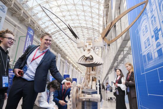 КМУ-2025. Работа конгресса
При использовании фото обязательно указание имени автора и источника Место: Россия, Федеральная территория "Сириус". Автор: Кристина Кормилицына. КМУ-2025. Работа конгресса