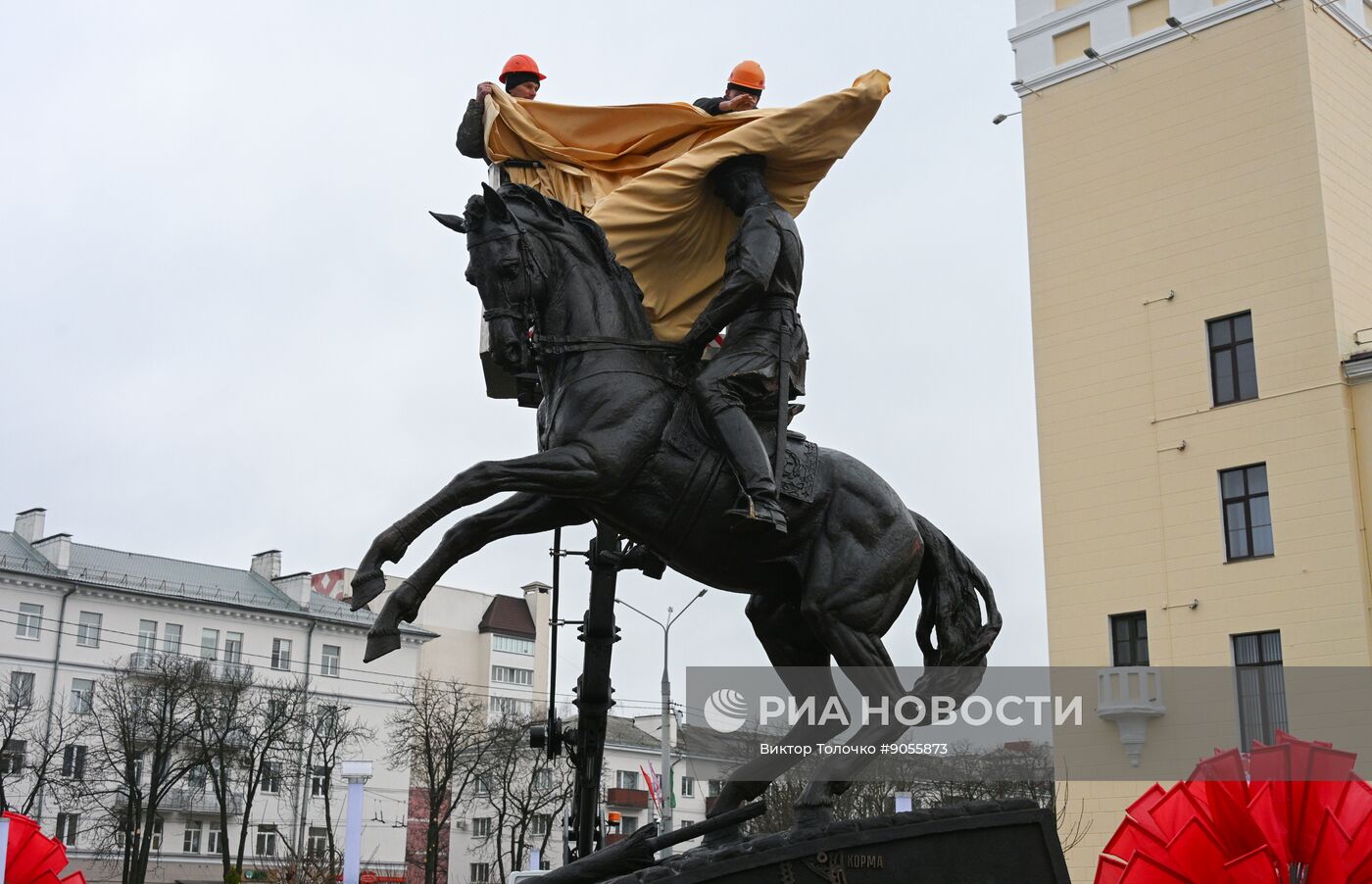 Открытие памятника маршалу Рокоссовскому в Гомеле