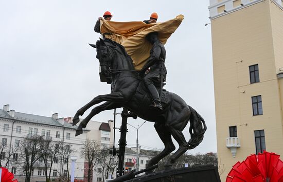 Открытие памятника маршалу Рокоссовскому в Гомеле