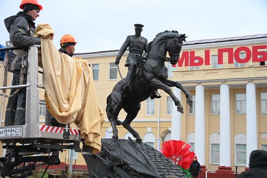 Открытие памятника маршалу Рокоссовскому в Гомеле