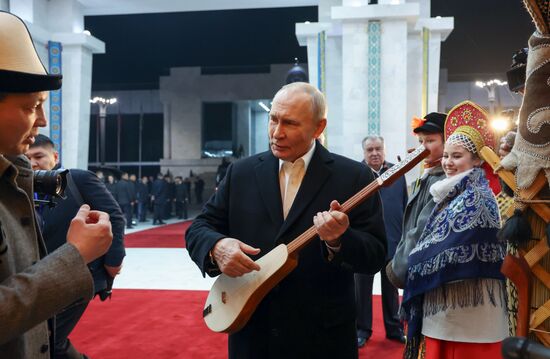 Государственный визит президента Владимира Путина в Киргизию. День второй