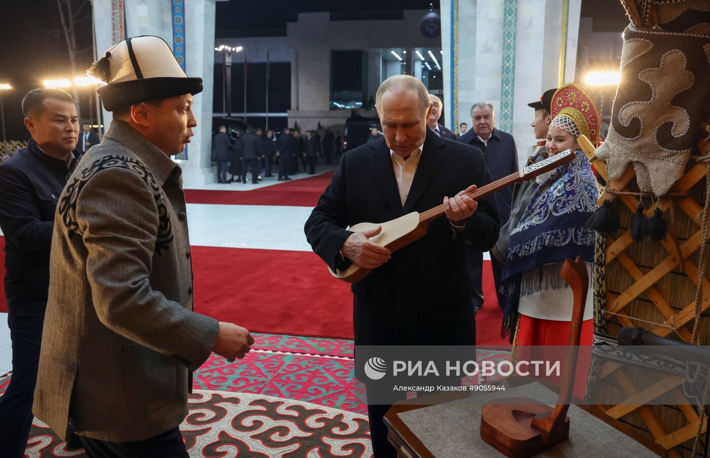 Государственный визит президента Владимира Путина в Киргизию. День второй