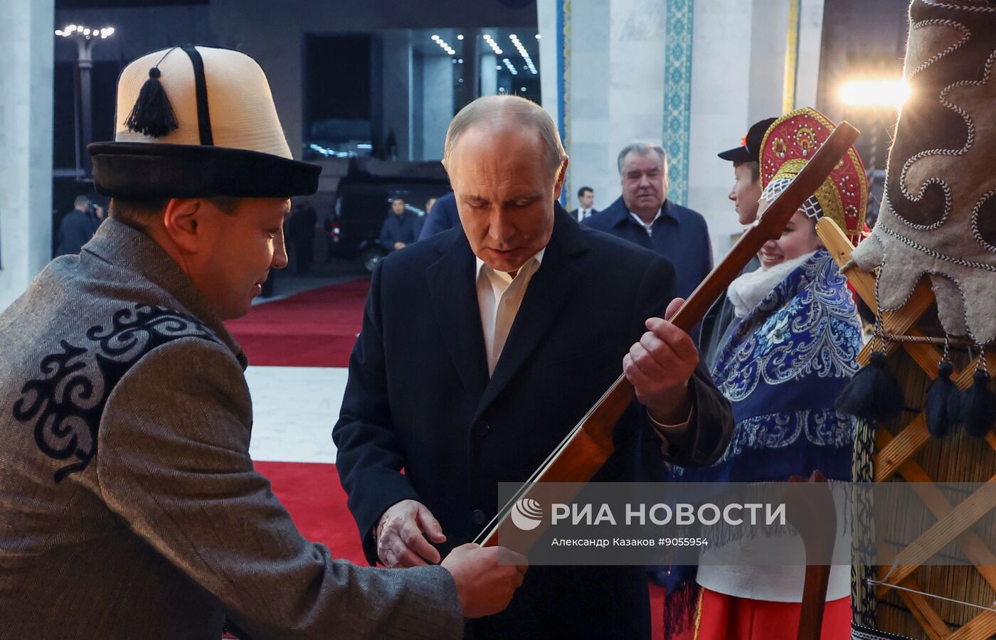 Государственный визит президента Владимира Путина в Киргизию. День второй