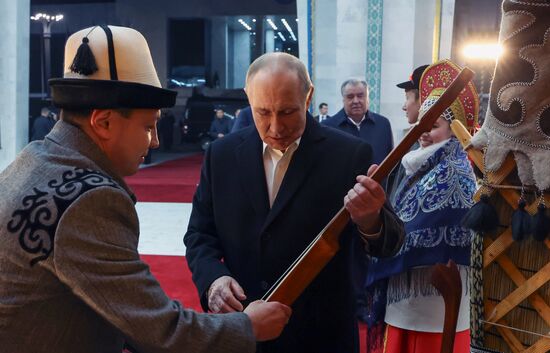 Государственный визит президента Владимира Путина в Киргизию. День второй