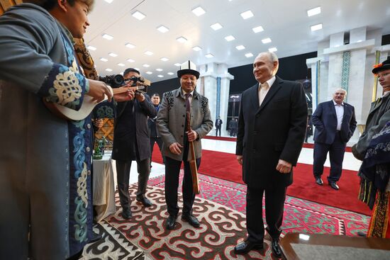 Государственный визит президента Владимира Путина в Киргизию. День второй